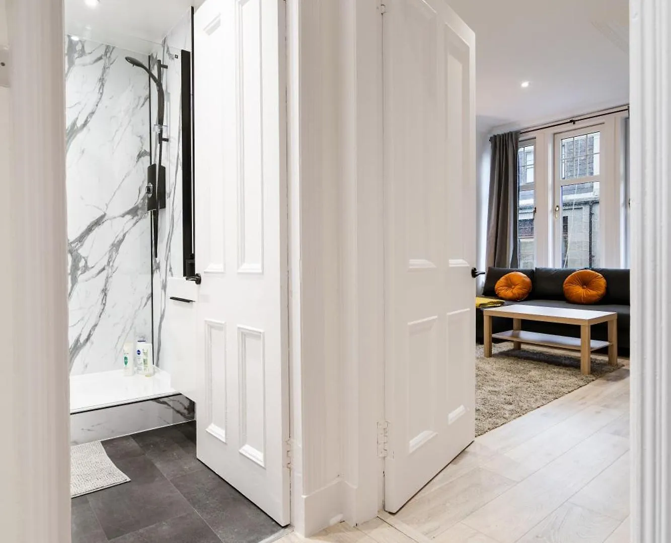 1 Bed Flat - City Centre Aberdeen 0*,