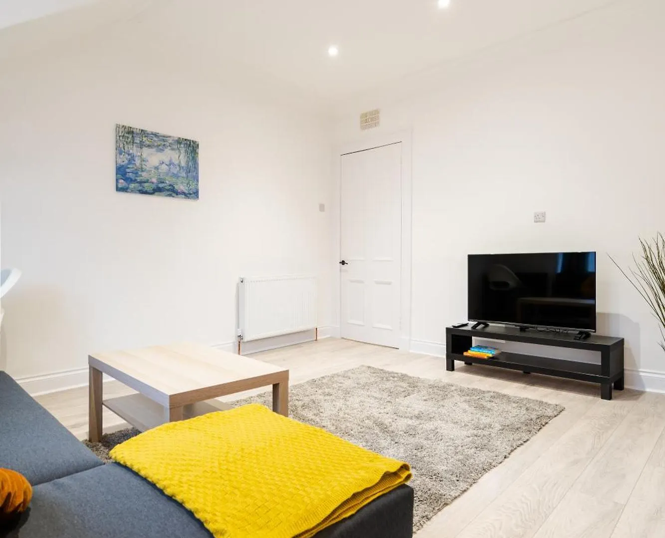1 Bed Flat - City Centre Aberdeen 0*,